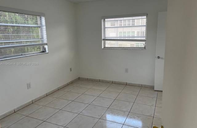 140 Royal Palm Rd photos photos