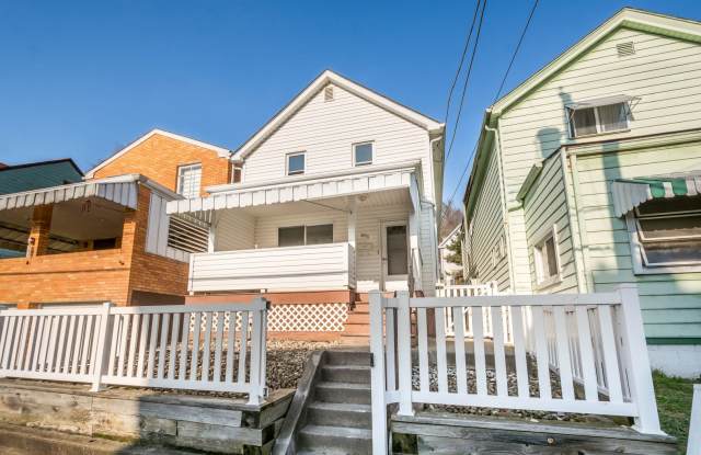 AVAILABLE SEPT 1ST!! UPDATED  SPACIOUS 3-BEDROOM!! - 804 Ridge Avenue, Allegheny County, PA 15136