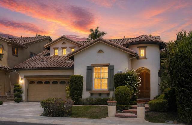 Spacious 5 Bed (4bed+Bonus room)/3 Bath 3000sq ft home in Laguna Niguel Guard Gated Community photos photos