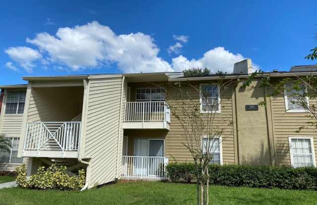 Lovely 1/1 condo in the heart of Brandon - 202 Lake Parsons Green, Brandon, FL 33511