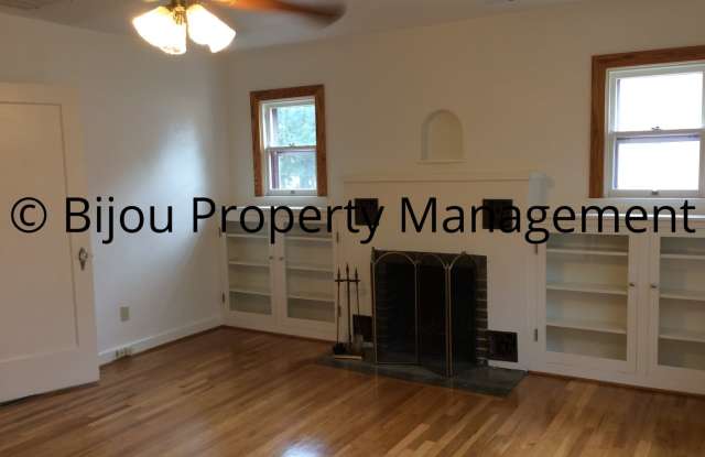 Nice four bedroom, two bath home Gallery 4