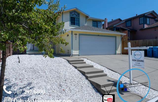 Large Glen Cove Home Gallery 1