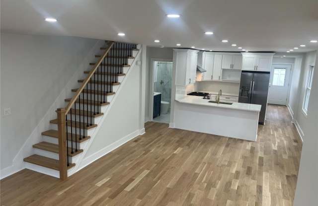 191 Jackson Avenue Gallery 2
