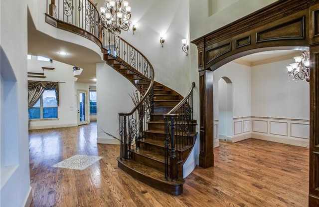 6026 Amalfi Drive Gallery 4