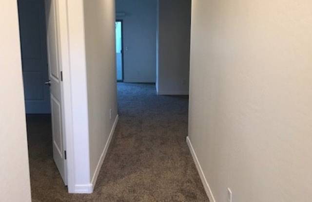 3 bedroom 2 bath Home in Villas on Elm Contact Property Pros Property Managment 928-634-7710 photos photos