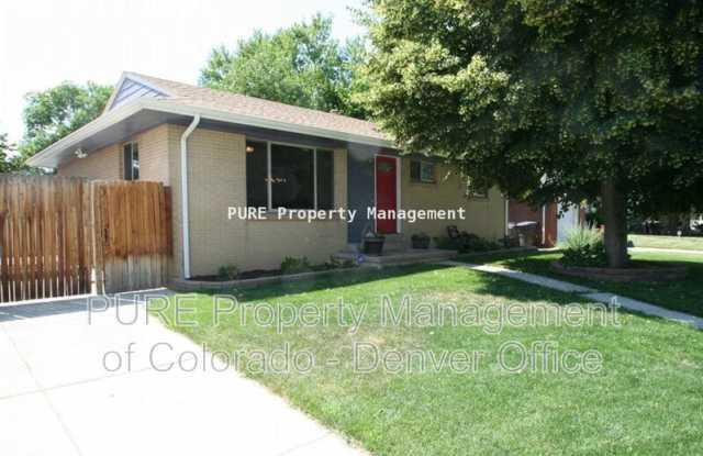 2255 South Clermont Street photos photos