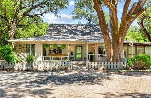 501 Mulberry Street - 501 Mulberry Street, Buffalo Gap, TX 79508