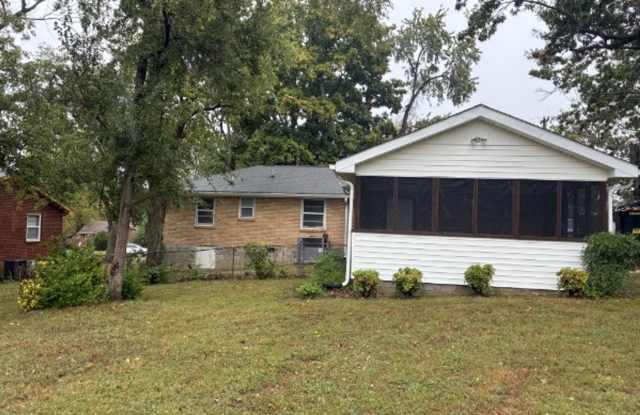 One Level Brick Home near I-24 & Haywood Ln Gallery 4