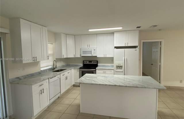 851 SW 63rd Way photos photos