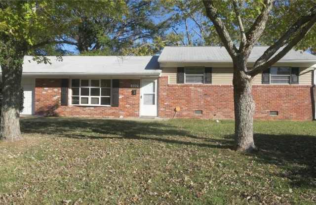 502 Catalpa Drive photos photos