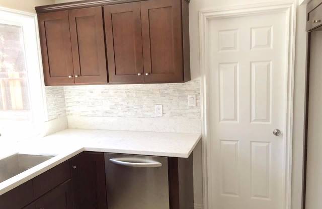 7182 Bobhird Dr. Gallery 4
