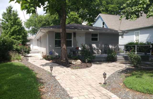 Lovely 2 Bed 1 Bath Triplex In The Heart Of Nashville - 1013 Villa Place, Nashville, TN 37212