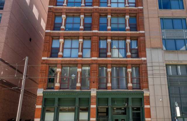 Cozy 1Bed/1Bath with Loft in Downtown Baltimore - 22 South Howard Street, Baltimore, MD 21201