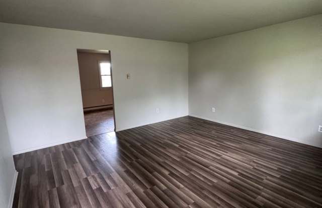 2002 Montford Dr Gallery 3