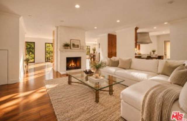 1229 North Wetherly Drive Gallery 3