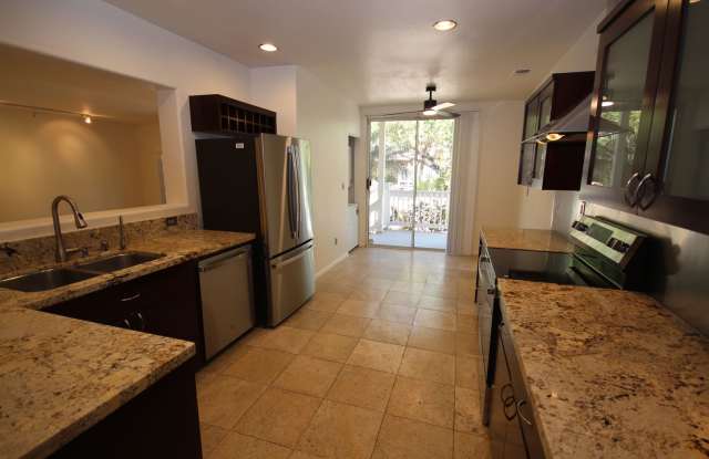 Spacious 2 Bedroom + Bonus Room and 2-1/2 Bathroom Townhome with 2-car garage in La Jolla near UCSD Gallery 3