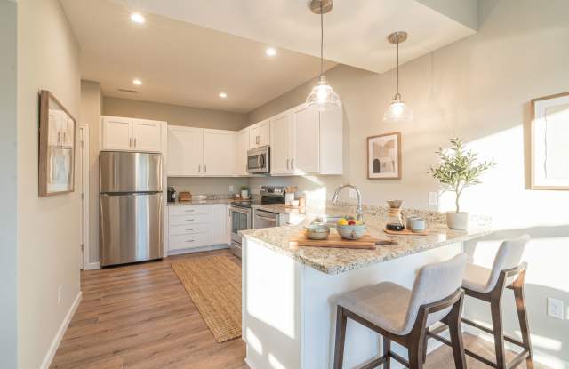 27 Town Square Blvd photos photos