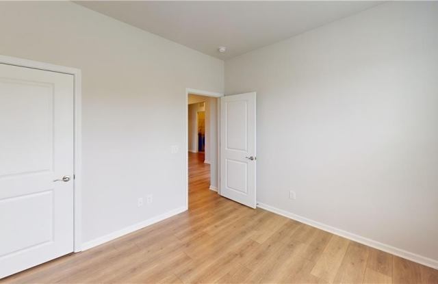 4415 Sapphire Court Gallery 4