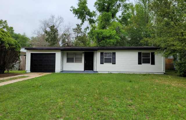 MOVE IN SPECIAL: Waived $350 Cleaning Fee!!!!! photos photos