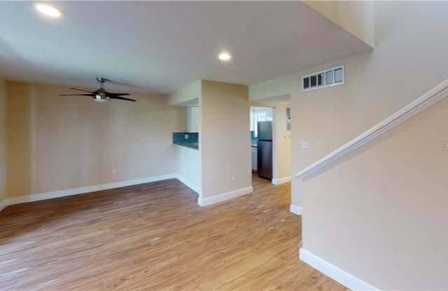 168 SCOTTSDALE SQUARE Gallery 4