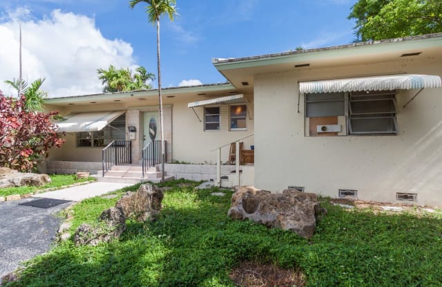 975 NE 171st St - 975 Northeast 171st Street, Miami-Dade County, FL 33162