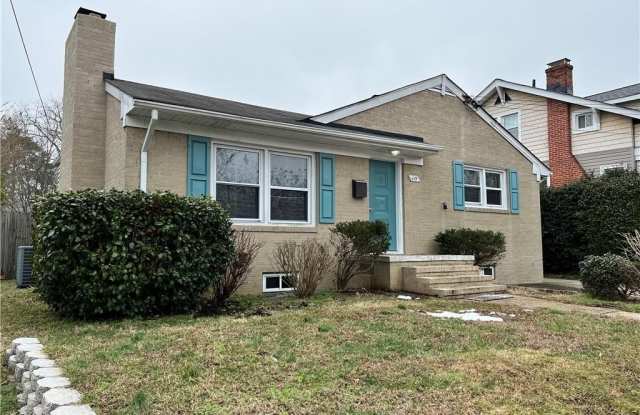 115 E Ocean Avenue photos photos