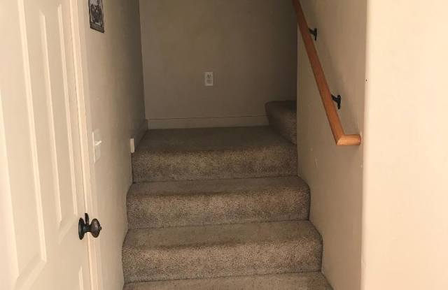 3 Bedrooms 2 1/2 Bathroom Bozeman Townhouse - Great Location photos photos 3 Bedrooms 2 1/2 Bathroom Bozeman Townhouse - Great Location photos photos