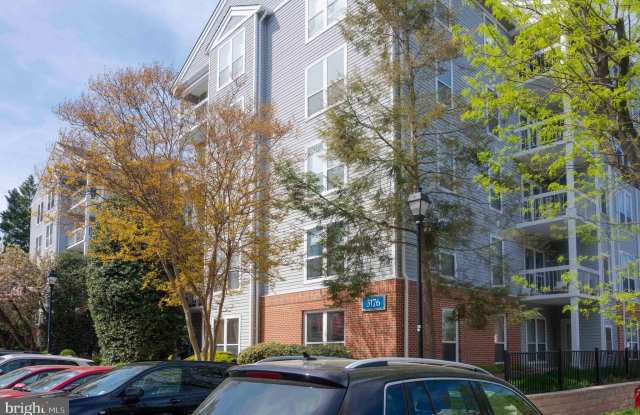 3176 SUMMIT SQUARE Drive Gallery 3