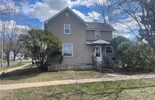 1102 E 10th Street unit: 0 photos photos