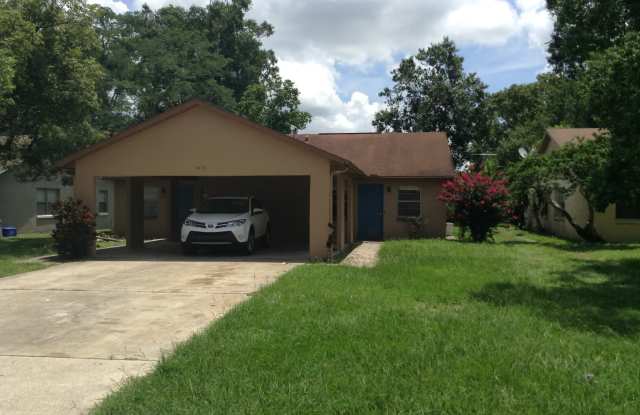 Charming Duplex in Sanford-Move-In Special!  $500 Off the First Month’s Rent! photos photos