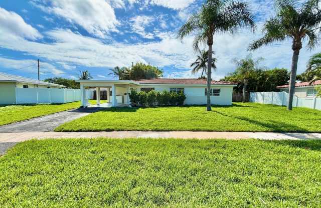 2370 NE 4th Avenue photos photos