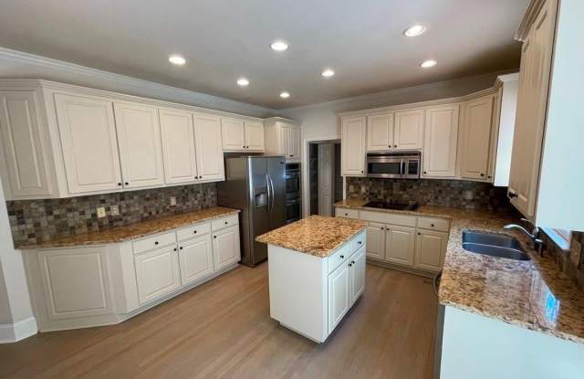 510 Stonebrook Farms Drive Gallery 3