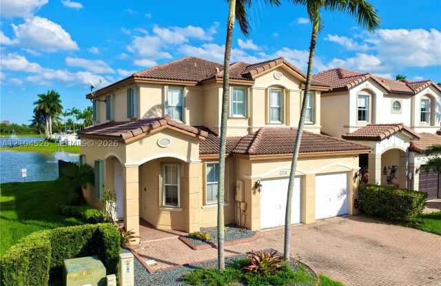 7639 NW 113th Path Gallery 1
