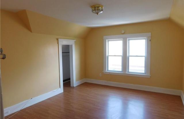 199 Whitney Avenue Gallery 4