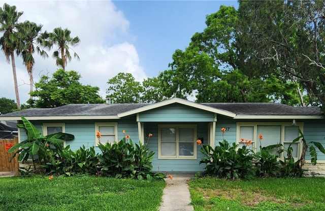 417 Whitehall Drive photos photos