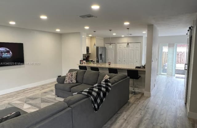 15376 SW 111th St - 15376 Southwest 111th Street, The Hammocks, FL 33196