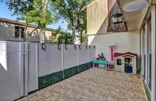 833 NW 81ST AVE #UNIT 4 PLANTATION, FL 33324 photos photos