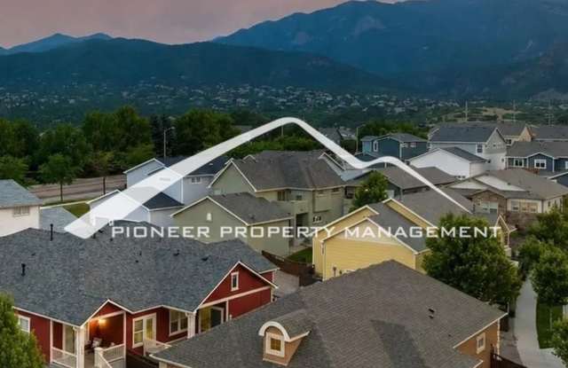 Spacious 4bd, 3 Full Bath Gold Hill Mesa Villa with Main Floor Living with AC and 2 Car Garage Gallery 1