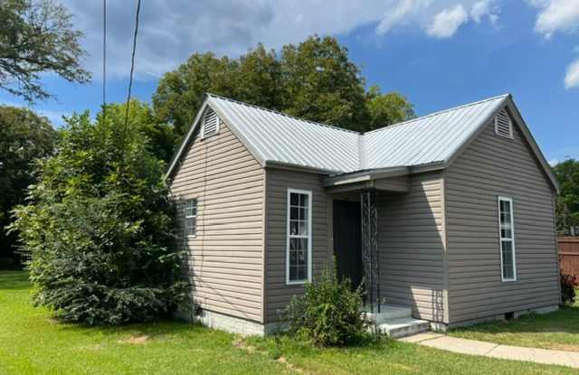 Renovated 3 Bedroom 1 Bath Home for Rent Gallery 1