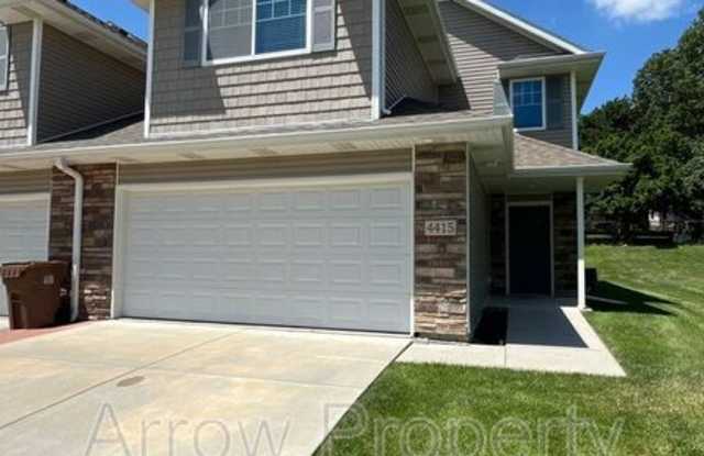 4415 N 18 photos photos