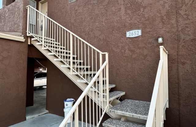 2652 E OAKLEAF Drive Gallery 2