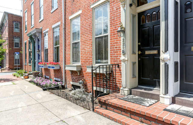 Charming 4 Bedroom on Cumberland St - 222 Cumberland Street, Harrisburg, PA 17102