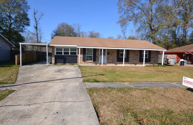 Location! Location! Newly updated, 3 bedroom, 1.5 bath home in Baker - 209 Cypress Drive, Baker, LA 70714