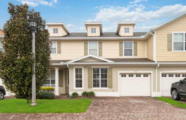 Beautiful Two Story 3/2.5 Town Home w/ Loft  Screened Porch in St. Cloud photos photos