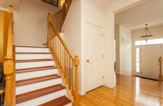 30 ARROWGATE DR Gallery 3