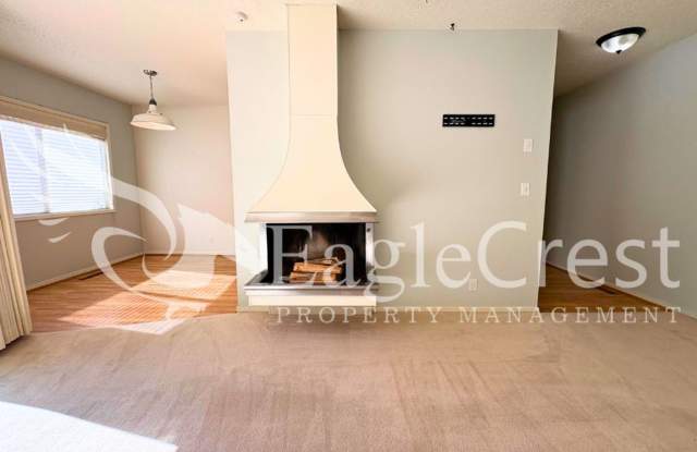 Convenient 3 Bedroom 2 Bathroom Condo Living With POOL Access photos photos