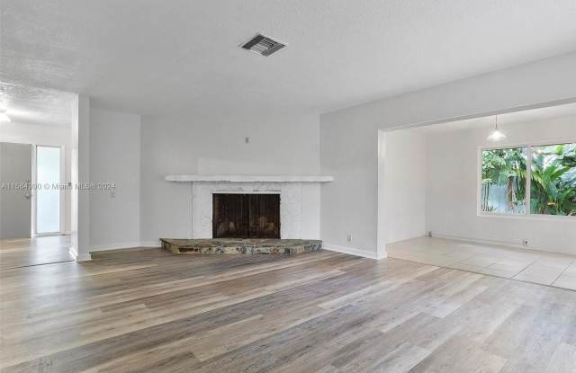 11000 Northeast 9th Avenue Gallery 3