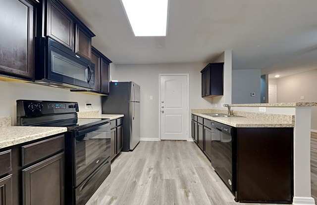 6435 Woodcliff Bend Gallery 2