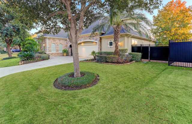 11427 Legend Manor Gallery 3