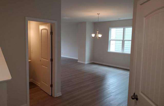 5008 Fawnwood Drive Gallery 3